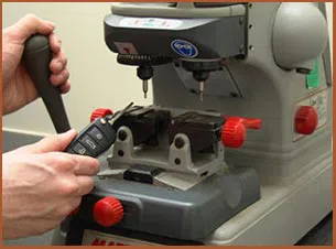 Phoenix Doors & Locksmith Phoenix, AZ 602-687-4451 - 14-auto-car-key-cut